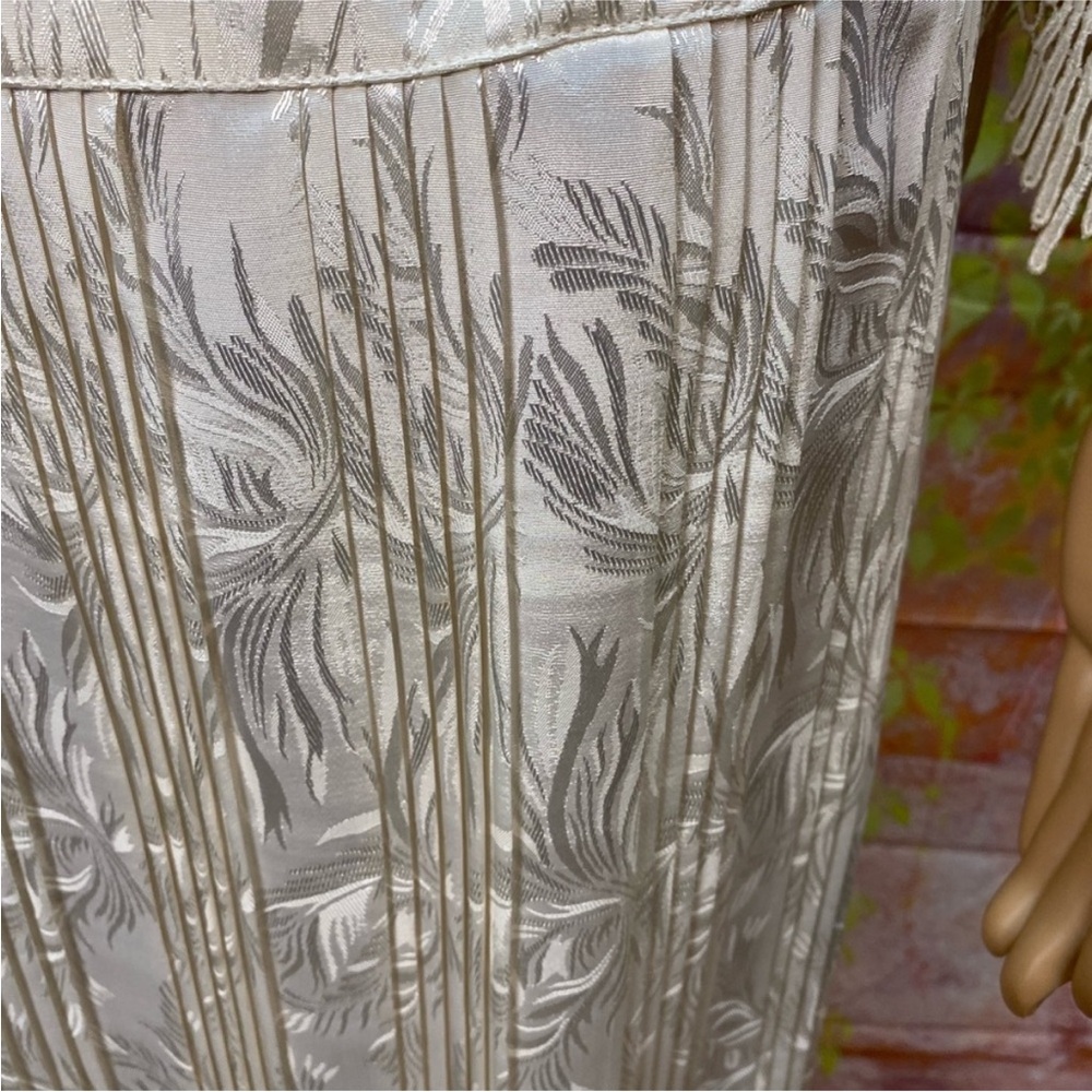 Nilani Vintage Ivory Jacquard Lace Trimmed Dress - Picture 7 of 15